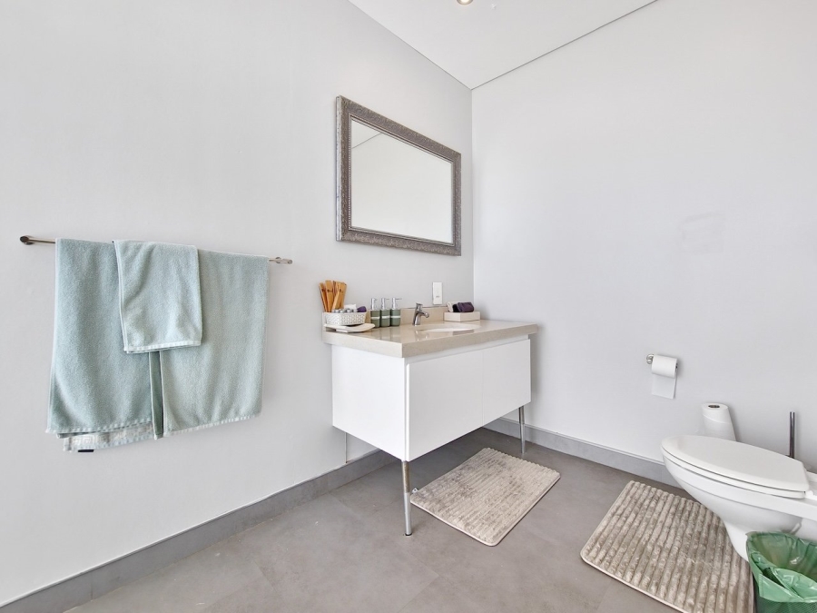 To Let 7 Bedroom Property for Rent in Camps Bay Western Cape